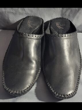 White Mountain Black Leather Slip-On Mules